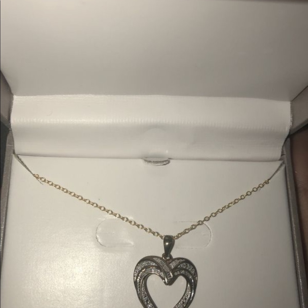 Heart shaped necklace - Picture 2 of 2